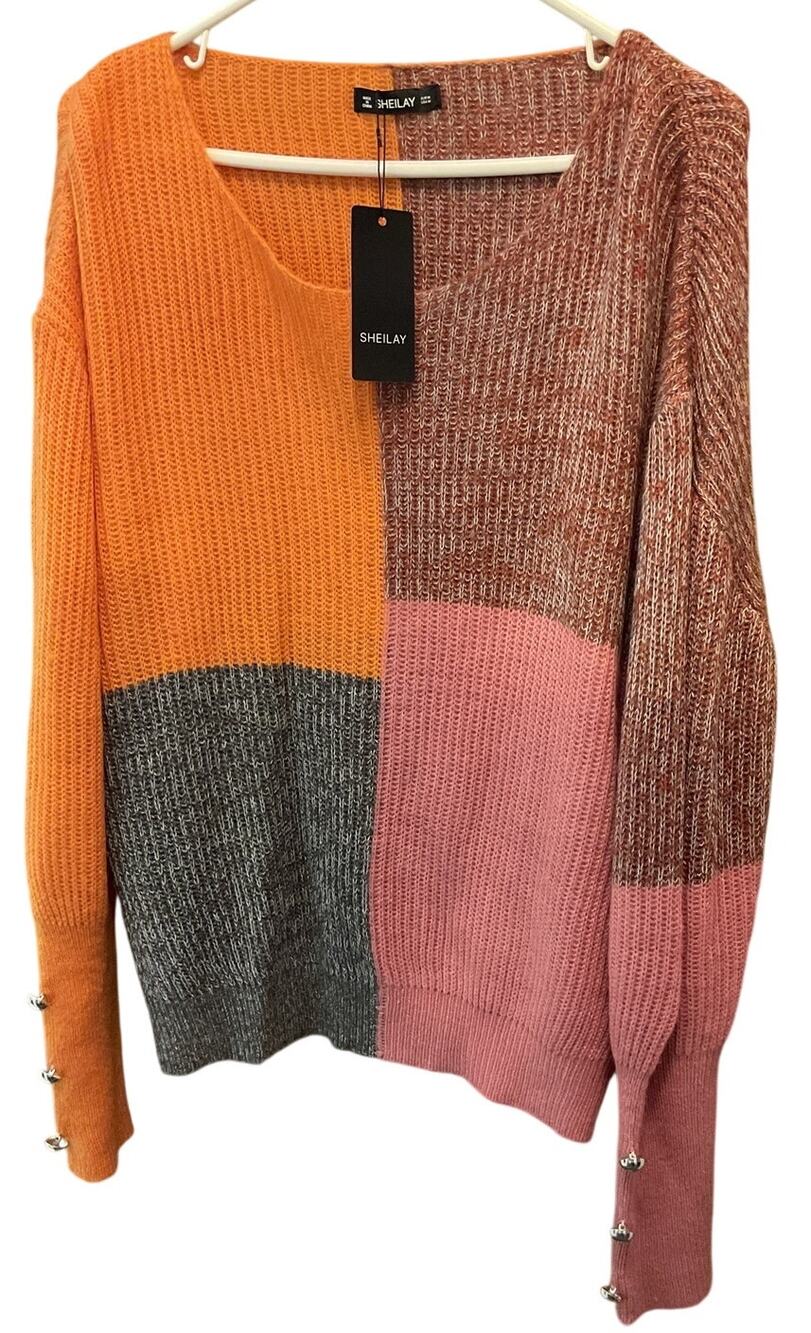 NWT SHEILAY Women's Medium Oversized Button Accent Sweater Color Block